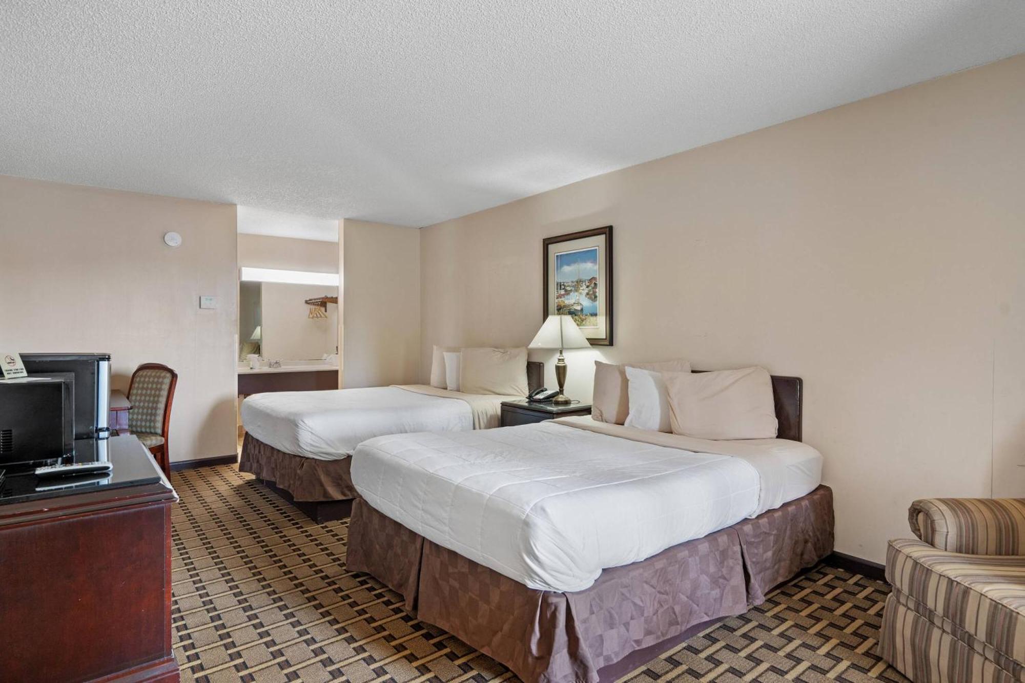 Palms Garden Inn Ellisville Room photo