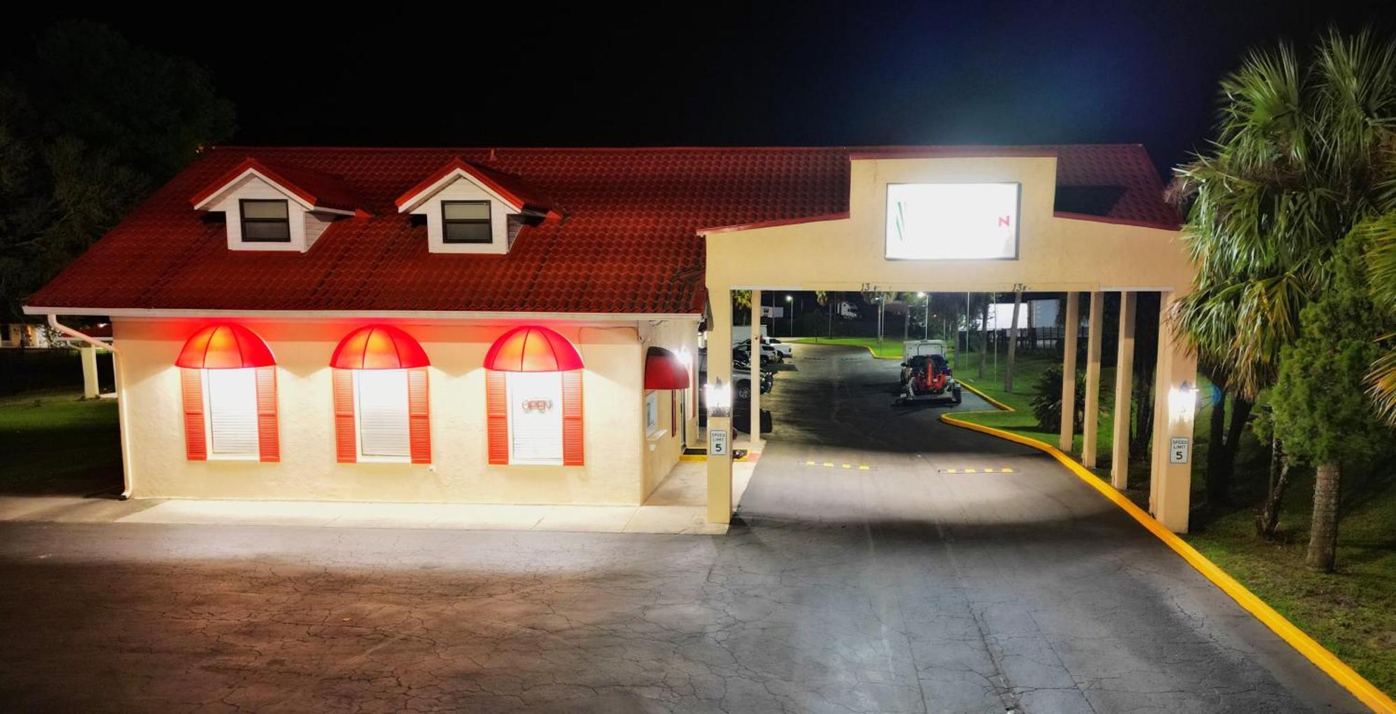 Palms Garden Inn Ellisville Exterior photo